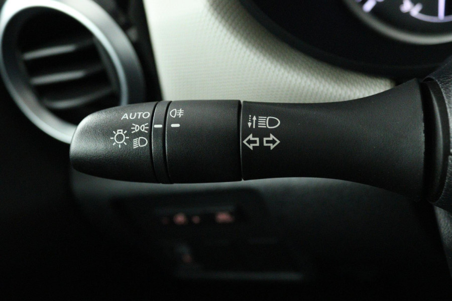 Nissan Micra 1.0L Acenta (PARKEERSENSOREN, ACHTERUITRIJCAMERA, CRUISE CONTROL, NAVIGATIE, BOSE AUDIO, GOED ONDERHOUDEN)