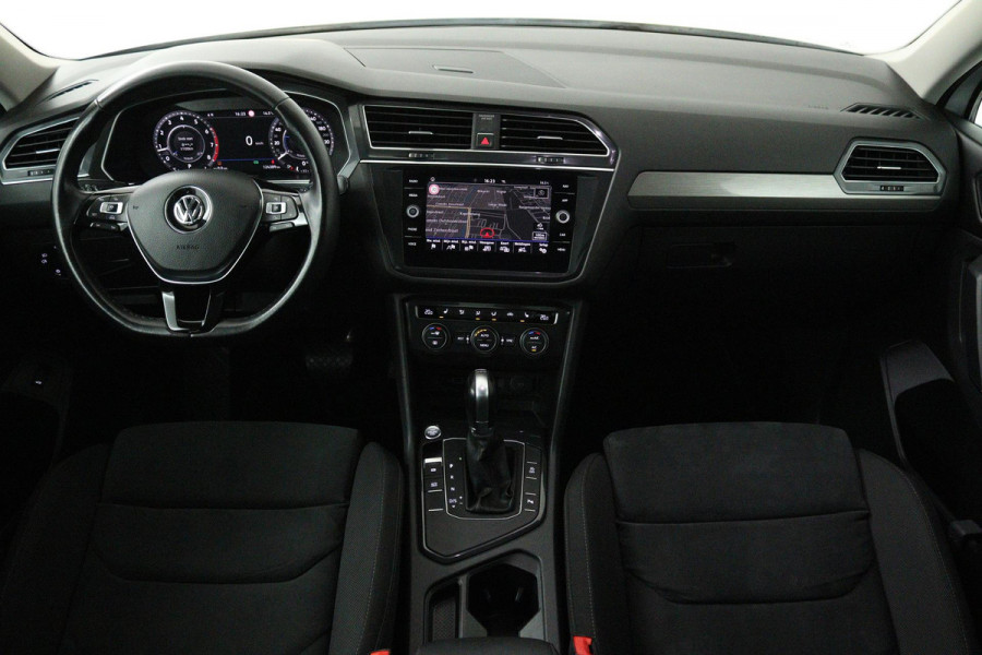 Volkswagen Tiguan Allspace 1.4 TSI Comfortline Business 7p. (PANORAMADAK, TREKHAAK, CAMERA, STOELVERWARMING, DIGITALE COCKPIT)