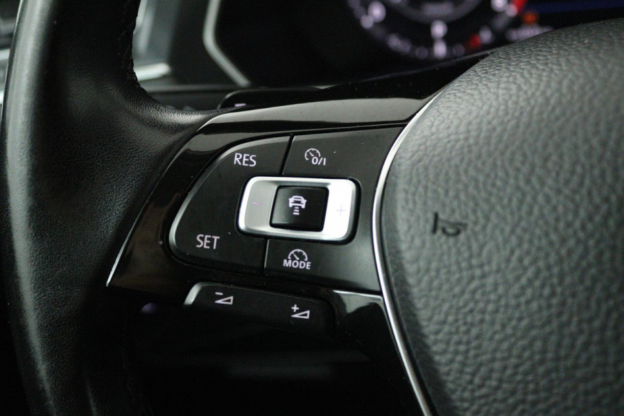 Volkswagen Tiguan Allspace 1.4 TSI Comfortline Business 7p. (PANORAMADAK, TREKHAAK, CAMERA, STOELVERWARMING, DIGITALE COCKPIT)