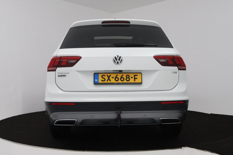 Volkswagen Tiguan Allspace 1.4 TSI Comfortline Business 7p. (PANORAMADAK, TREKHAAK, CAMERA, STOELVERWARMING, DIGITALE COCKPIT)