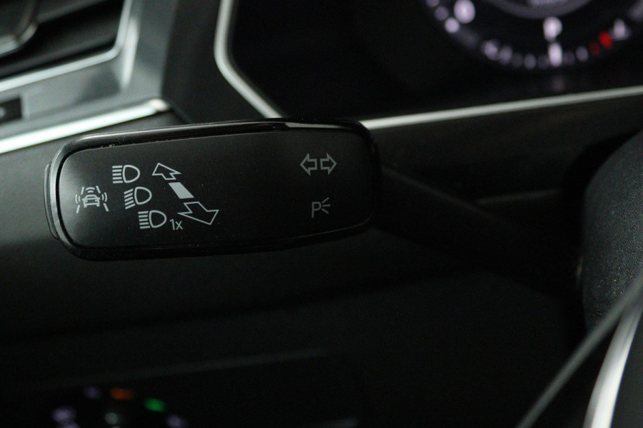 Volkswagen Tiguan Allspace 1.4 TSI Comfortline Business 7p. (PANORAMADAK, TREKHAAK, CAMERA, STOELVERWARMING, DIGITALE COCKPIT)