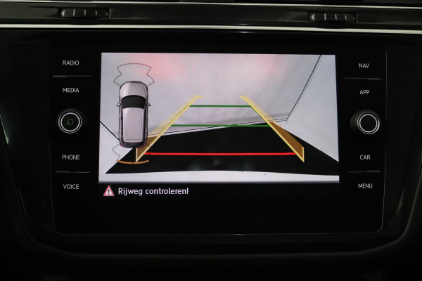 Volkswagen Tiguan Allspace 1.4 TSI Comfortline Business 7p. (PANORAMADAK, TREKHAAK, CAMERA, STOELVERWARMING, DIGITALE COCKPIT)
