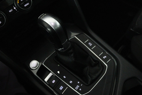 Volkswagen Tiguan Allspace 1.4 TSI Comfortline Business 7p. (PANORAMADAK, TREKHAAK, CAMERA, STOELVERWARMING, DIGITALE COCKPIT)
