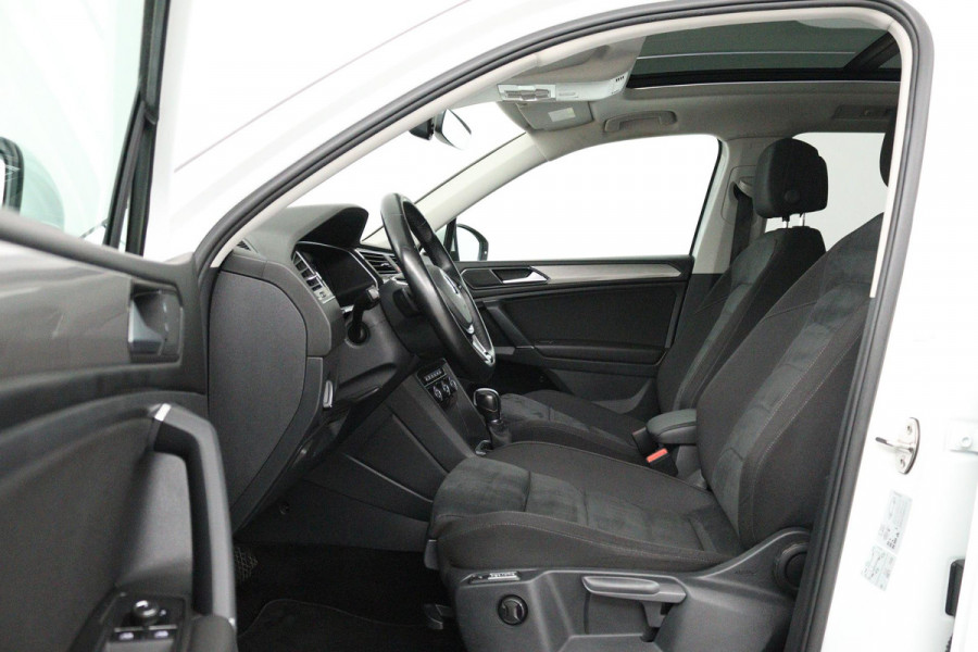 Volkswagen Tiguan Allspace 1.4 TSI Comfortline Business 7p. (PANORAMADAK, TREKHAAK, CAMERA, STOELVERWARMING, DIGITALE COCKPIT)