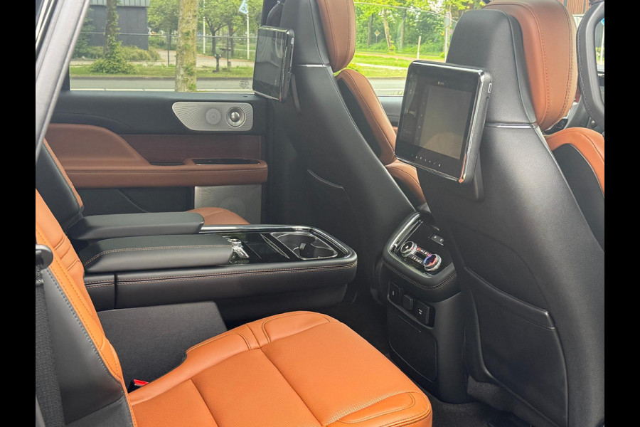 Lincoln Navigator 3.5L V6 Lang Black Label