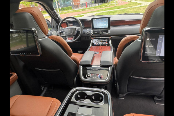 Lincoln Navigator 3.5L V6 Lang Black Label