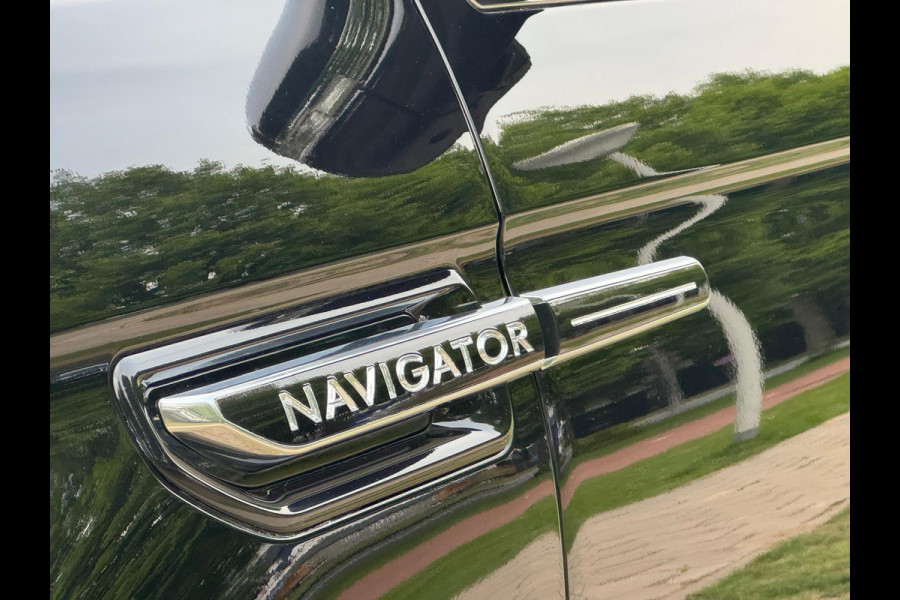 Lincoln Navigator 3.5L V6 Lang Black Label