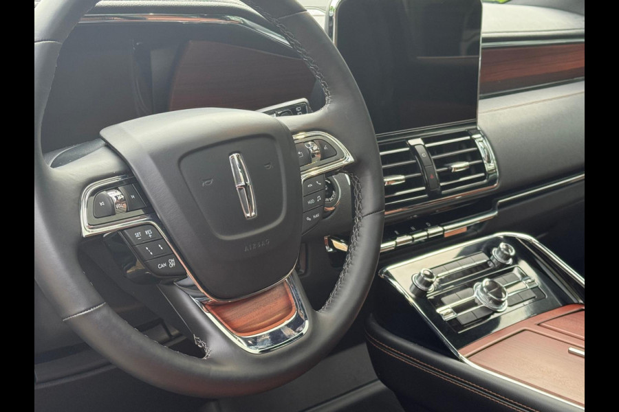 Lincoln Navigator 3.5L V6 Lang Black Label