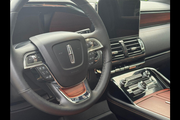 Lincoln Navigator 3.5L V6 Lang Black Label