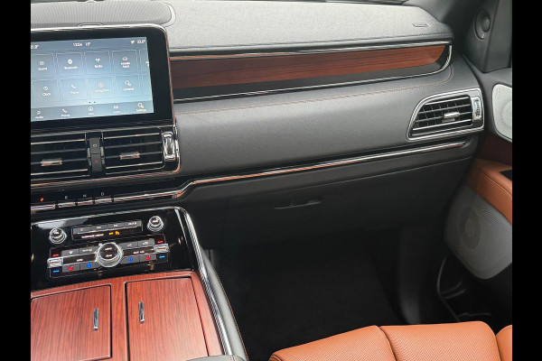 Lincoln Navigator 3.5L V6 Lang Black Label