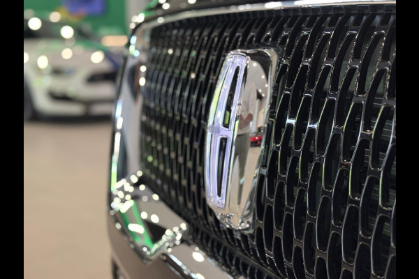 Lincoln Navigator 3.5L V6 Lang Black Label