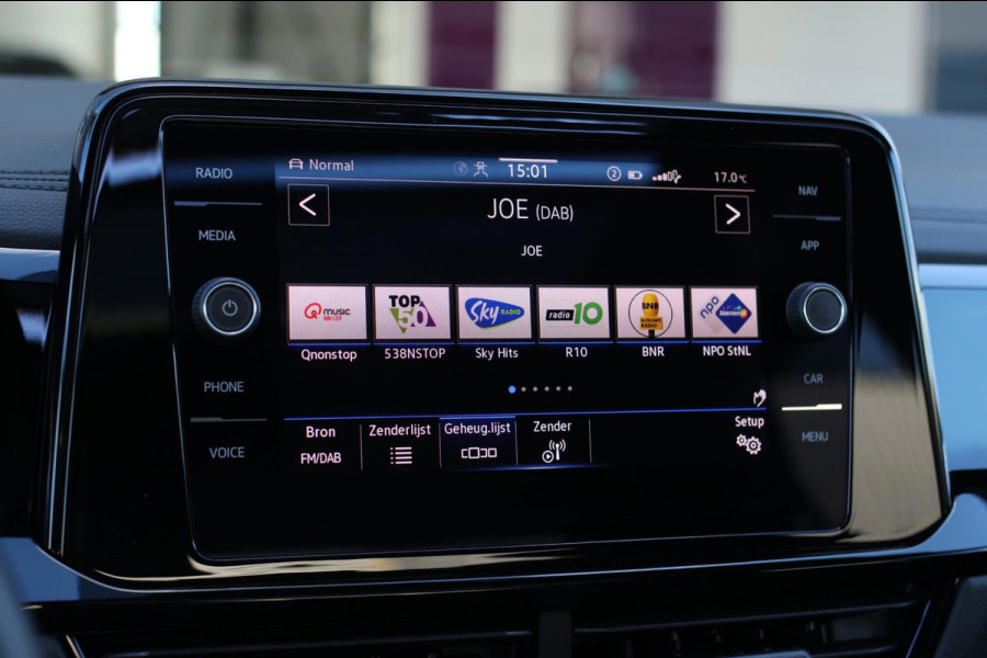 Volkswagen T-Roc 1.5 TSI R-Line *Pano*Camera*Beats*DSG*Virtual Plus* Volkswagen T-Roc 1.5 TSI R-Line *Pano*Camera*Beats*DSG*Virtual Plus*