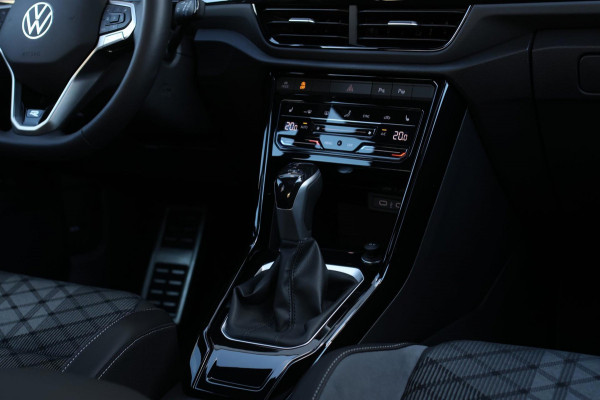 Volkswagen T-Roc 1.5 TSI R-Line *Pano*Camera*Beats*DSG*Virtual Plus* Volkswagen T-Roc 1.5 TSI R-Line *Pano*Camera*Beats*DSG*Virtual Plus*