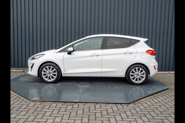 Ford Fiesta 1.0 EcoB. Aut. Titanium | Trekhaak | Stoel & Stuur verw. | Camera | Navi | PDC V&A | Prijs Rijklaar!!