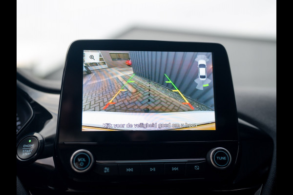 Ford Fiesta 1.0 EcoB. Aut. Titanium | Trekhaak | Stoel & Stuur verw. | Camera | Navi | PDC V&A | Prijs Rijklaar!!