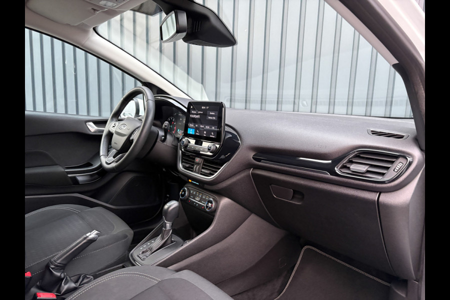 Ford Fiesta 1.0 EcoB. Aut. Titanium | Trekhaak | Stoel & Stuur verw. | Camera | Navi | PDC V&A | Prijs Rijklaar!!