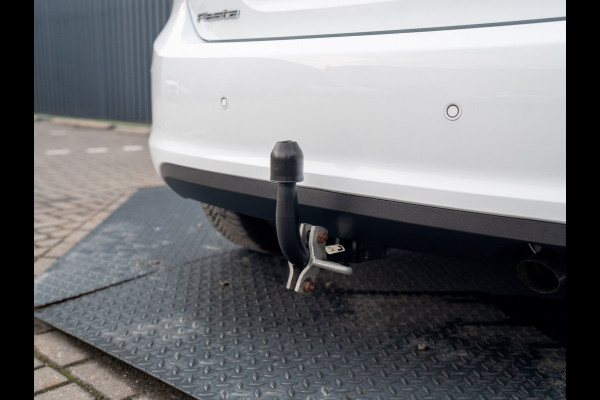 Ford Fiesta 1.0 EcoB. Aut. Titanium | Trekhaak | Stoel & Stuur verw. | Camera | Navi | PDC V&A | Prijs Rijklaar!!