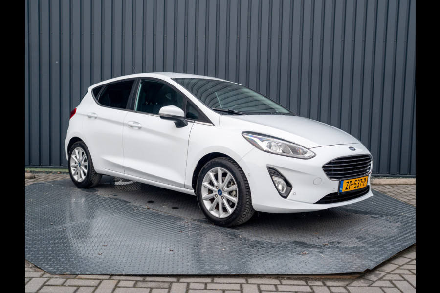Ford Fiesta 1.0 EcoB. Aut. Titanium | Trekhaak | Stoel & Stuur verw. | Camera | Navi | PDC V&A | Prijs Rijklaar!!