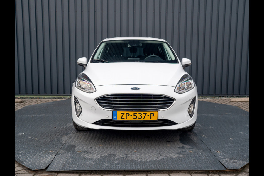 Ford Fiesta 1.0 EcoB. Aut. Titanium | Trekhaak | Stoel & Stuur verw. | Camera | Navi | PDC V&A | Prijs Rijklaar!!