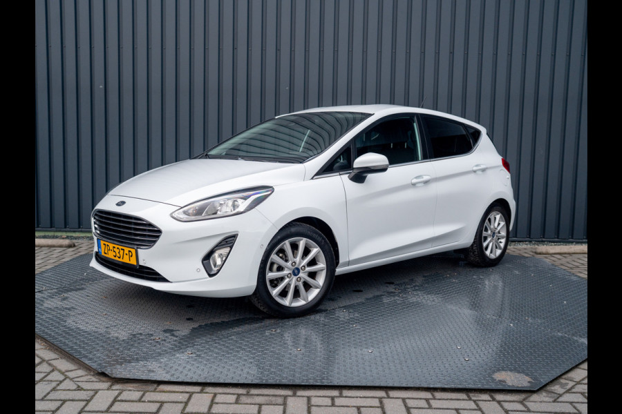 Ford Fiesta 1.0 EcoB. Aut. Titanium | Trekhaak | Stoel & Stuur verw. | Camera | Navi | PDC V&A | Prijs Rijklaar!!