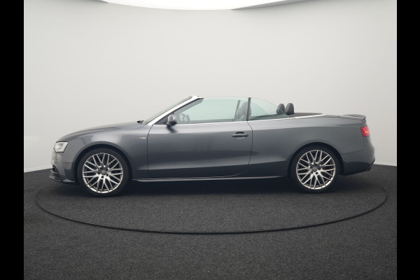 Audi A5 Cabriolet 1.8 TFSI S Line Automaat 177pk Dealer O.H | S Line Interieur & Exterieur | Bang & Olufsen | Cruise Control | Lederen Sportstoelen Verwarmd | Nekverwarming | 19" L.M | Navigatie | DAB |
