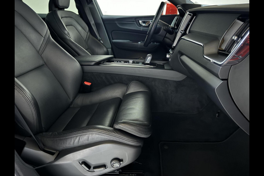 Volvo XC60 2.0 T8 Twin Engine AWD Pano Memory 360° HUD Autopilot Carplay Trekh. Volvo XC60 2.0 T8 Twin Engine AWD Pano Memory 360° HUD Autopilot Carplay Trekh.