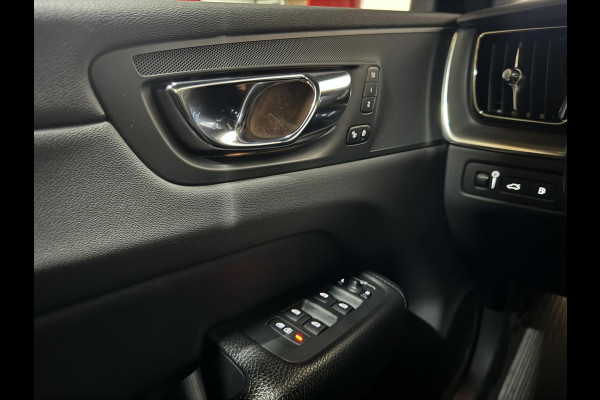 Volvo XC60 2.0 T8 Twin Engine AWD Pano Memory 360° HUD Autopilot Carplay Trekh. Volvo XC60 2.0 T8 Twin Engine AWD Pano Memory 360° HUD Autopilot Carplay Trekh.