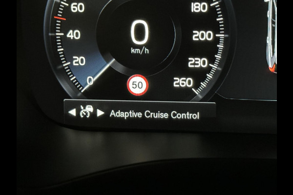 Volvo XC60 2.0 T8 Twin Engine AWD Pano Memory 360° HUD Autopilot Carplay Trekh. Volvo XC60 2.0 T8 Twin Engine AWD Pano Memory 360° HUD Autopilot Carplay Trekh.