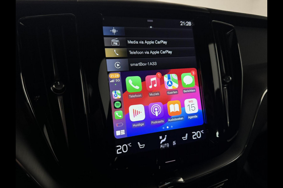 Volvo XC60 2.0 T8 Twin Engine AWD Pano Memory 360° HUD Autopilot Carplay Trekh. Volvo XC60 2.0 T8 Twin Engine AWD Pano Memory 360° HUD Autopilot Carplay Trekh.