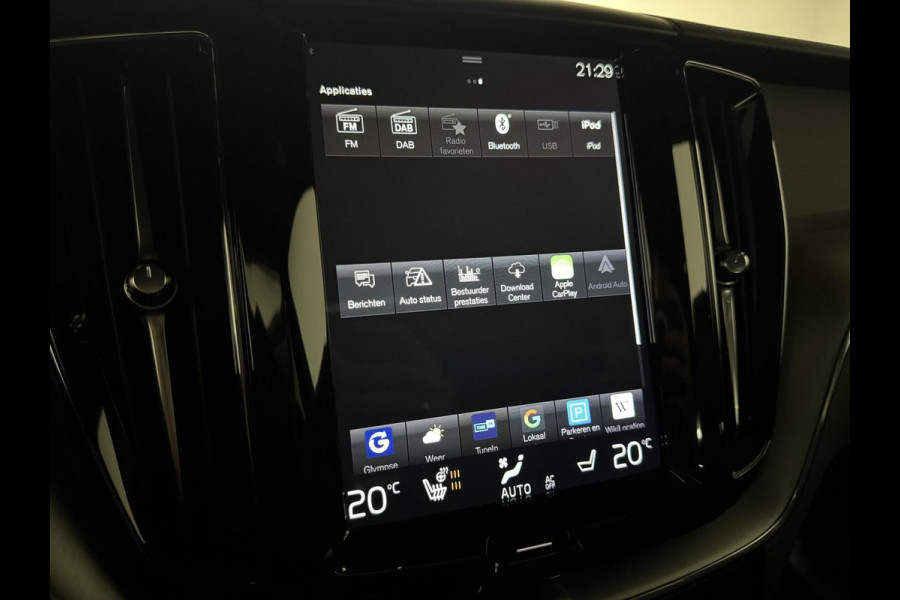 Volvo XC60 2.0 T8 Twin Engine AWD Pano Memory 360° HUD Autopilot Carplay Trekh. Volvo XC60 2.0 T8 Twin Engine AWD Pano Memory 360° HUD Autopilot Carplay Trekh.