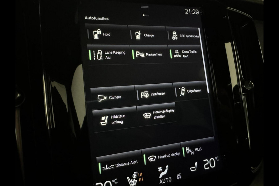 Volvo XC60 2.0 T8 Twin Engine AWD Pano Memory 360° HUD Autopilot Carplay Trekh. Volvo XC60 2.0 T8 Twin Engine AWD Pano Memory 360° HUD Autopilot Carplay Trekh.