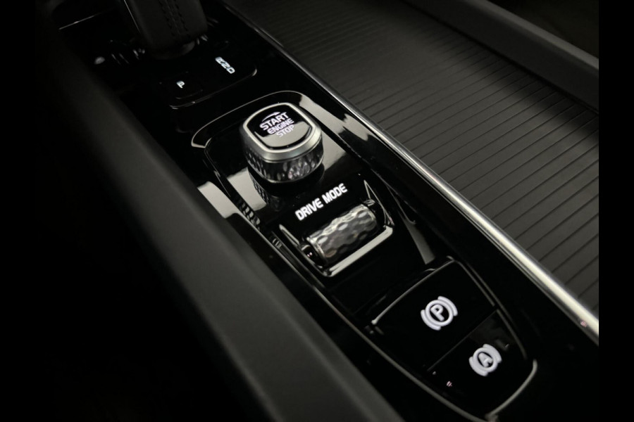 Volvo XC60 2.0 T8 Twin Engine AWD Pano Memory 360° HUD Autopilot Carplay Trekh. Volvo XC60 2.0 T8 Twin Engine AWD Pano Memory 360° HUD Autopilot Carplay Trekh.