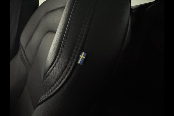 Volvo XC60 2.0 T8 Twin Engine AWD Pano Memory 360° HUD Autopilot Carplay Trekh. Volvo XC60 2.0 T8 Twin Engine AWD Pano Memory 360° HUD Autopilot Carplay Trekh.