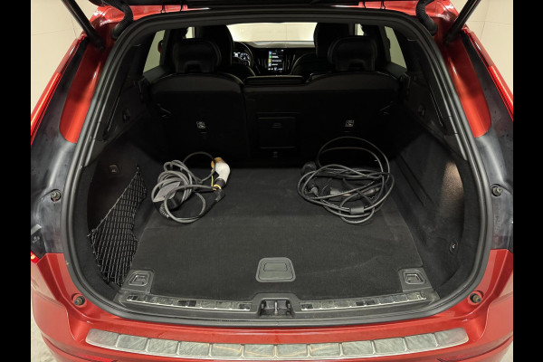 Volvo XC60 2.0 T8 Twin Engine AWD Pano Memory 360° HUD Autopilot Carplay Trekh. Volvo XC60 2.0 T8 Twin Engine AWD Pano Memory 360° HUD Autopilot Carplay Trekh.