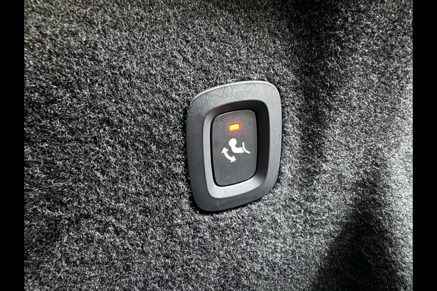 Volvo XC60 2.0 T8 Twin Engine AWD Pano Memory 360° HUD Autopilot Carplay Trekh. Volvo XC60 2.0 T8 Twin Engine AWD Pano Memory 360° HUD Autopilot Carplay Trekh.