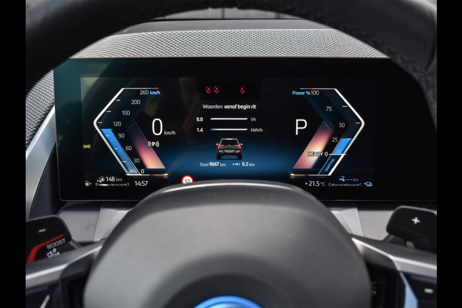 BMW X3 30e xDRIVE | M-SPORT PRO | ADAPTIVE SUSPENSION | PANORAMADAK | DRIVING ASSISTANT PLUS | COMFORT ACCESS | TREKHAAK | ICONIC GLOW