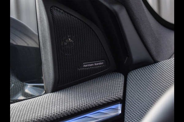 BMW X3 30e xDRIVE | M-SPORT PRO | ADAPTIVE SUSPENSION | PANORAMADAK | DRIVING ASSISTANT PLUS | COMFORT ACCESS | TREKHAAK | ICONIC GLOW