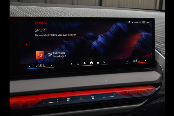 BMW X3 30e xDRIVE | M-SPORT PRO | ADAPTIVE SUSPENSION | PANORAMADAK | DRIVING ASSISTANT PLUS | COMFORT ACCESS | TREKHAAK | ICONIC GLOW