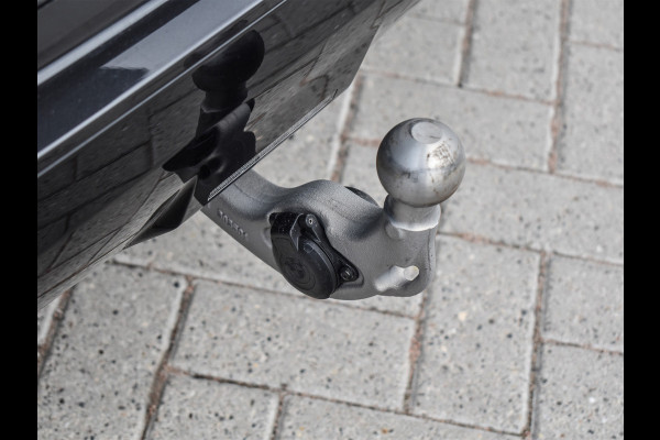 BMW X3 30e xDRIVE | M-SPORT PRO | ADAPTIVE SUSPENSION | PANORAMADAK | DRIVING ASSISTANT PLUS | COMFORT ACCESS | TREKHAAK | ICONIC GLOW