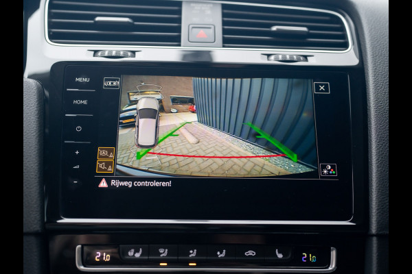 Volkswagen Golf 1.5 TSI Highline Business | Groot navi | Virtual Cockpit | Adapt. cr. | Camera | Stoel & Stuur verw. | Prijs Rijklaar!!