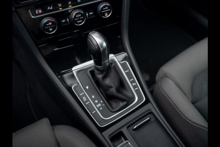 Volkswagen Golf 1.5 TSI Highline Business | Groot navi | Virtual Cockpit | Adapt. cr. | Camera | Stoel & Stuur verw. | Prijs Rijklaar!!