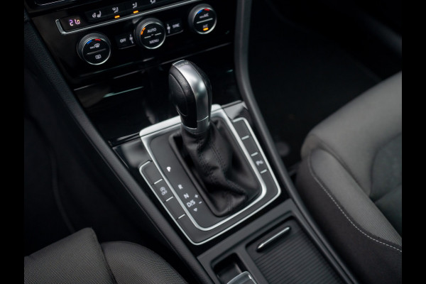 Volkswagen Golf 1.5 TSI Highline Business | Groot navi | Virtual Cockpit | Adapt. cr. | Camera | Stoel & Stuur verw. | Prijs Rijklaar!!