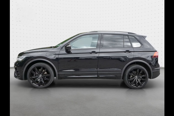 Volkswagen Tiguan 1.4 TSI eHybrid R-Line ** IQ LIGHT, VIRTUAL, LEDER, TREKH, 20-inch LMV, ACC, WINTER ** 1e EIG - Slechts 64.250km. ** ** INFORMEER OOK NAAR ONZE AANTREKKELIJKE FINANCIAL-LEASE TARIEVEN **