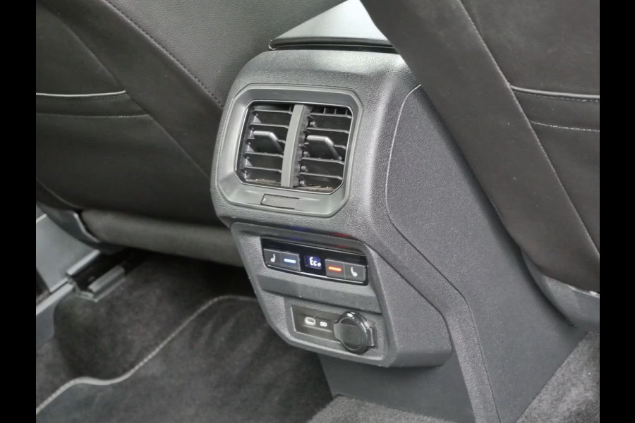 Volkswagen Tiguan 1.4 TSI eHybrid R-Line ** IQ LIGHT, VIRTUAL, LEDER, TREKH, 20-inch LMV, ACC, WINTER ** 1e EIG - Slechts 64.250km. ** ** INFORMEER OOK NAAR ONZE AANTREKKELIJKE FINANCIAL-LEASE TARIEVEN **