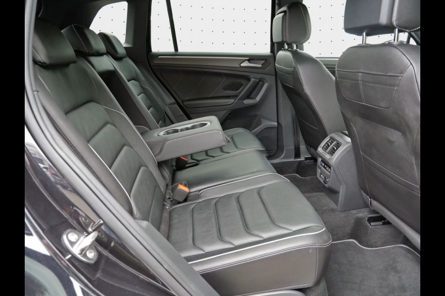 Volkswagen Tiguan 1.4 TSI eHybrid R-Line ** IQ LIGHT, VIRTUAL, LEDER, TREKH, 20-inch LMV, ACC, WINTER ** 1e EIG - Slechts 64.250km. ** ** INFORMEER OOK NAAR ONZE AANTREKKELIJKE FINANCIAL-LEASE TARIEVEN **