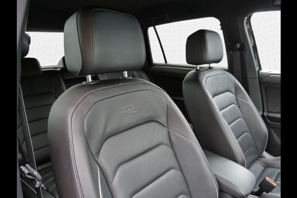 Volkswagen Tiguan 1.4 TSI eHybrid R-Line ** IQ LIGHT, VIRTUAL, LEDER, TREKH, 20-inch LMV, ACC, WINTER ** 1e EIG - Slechts 64.250km. ** ** INFORMEER OOK NAAR ONZE AANTREKKELIJKE FINANCIAL-LEASE TARIEVEN **
