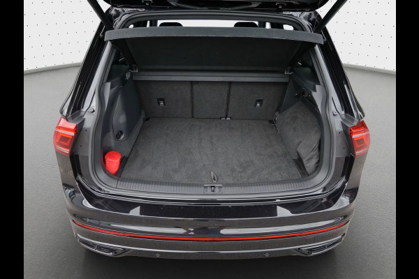 Volkswagen Tiguan 1.4 TSI eHybrid R-Line ** IQ LIGHT, VIRTUAL, LEDER, TREKH, 20-inch LMV, ACC, WINTER ** 1e EIG - Slechts 64.250km. ** ** INFORMEER OOK NAAR ONZE AANTREKKELIJKE FINANCIAL-LEASE TARIEVEN **