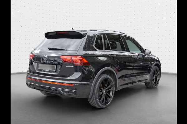 Volkswagen Tiguan 1.4 TSI eHybrid R-Line ** IQ LIGHT, VIRTUAL, LEDER, TREKH, 20-inch LMV, ACC, WINTER ** 1e EIG - Slechts 64.250km. ** ** INFORMEER OOK NAAR ONZE AANTREKKELIJKE FINANCIAL-LEASE TARIEVEN **
