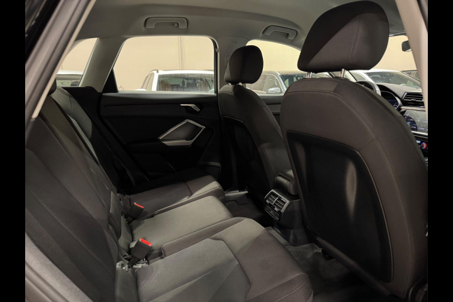 Audi Q3 35 TFSI 150PK S-Tronic, Virtual Cockpit, Apple Carplay, ACC, Matrix Led, PDC, Multistuur, Android Auto, Volledig Onderhoud