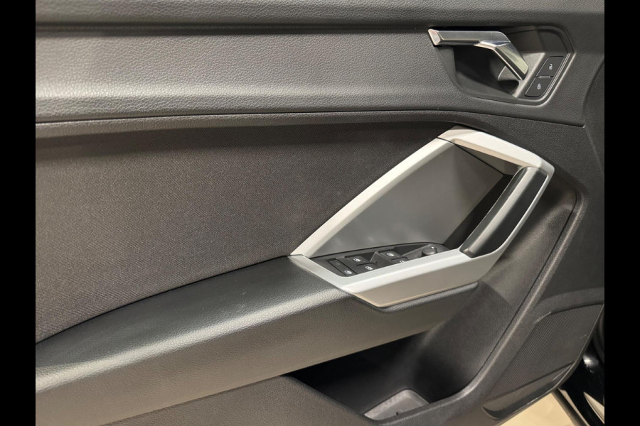 Audi Q3 35 TFSI 150PK S-Tronic, Virtual Cockpit, Apple Carplay, ACC, Matrix Led, PDC, Multistuur, Android Auto, Volledig Onderhoud